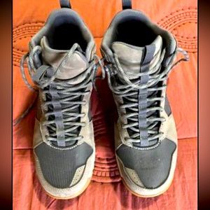 Oboz Mid Men’s hiking shoe sz 10